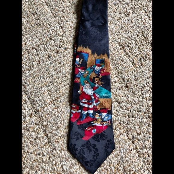 Cute silk Christmas tie by Town Craft - Picture 1 of 2